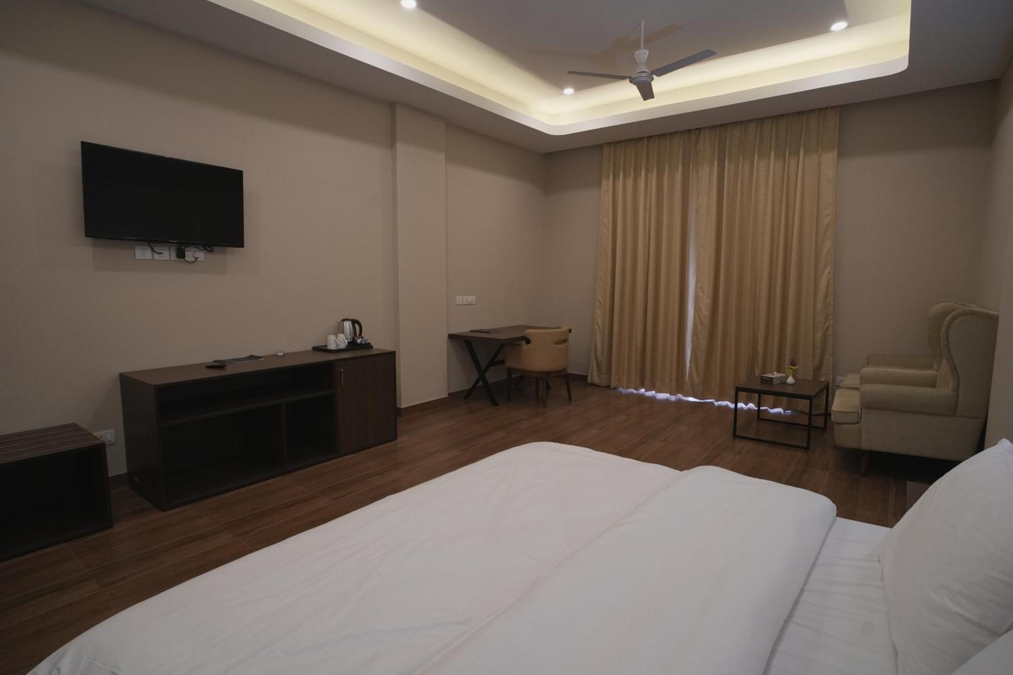 Tdi Club Retreat Sector-110 호텔 Mohali 외부 사진