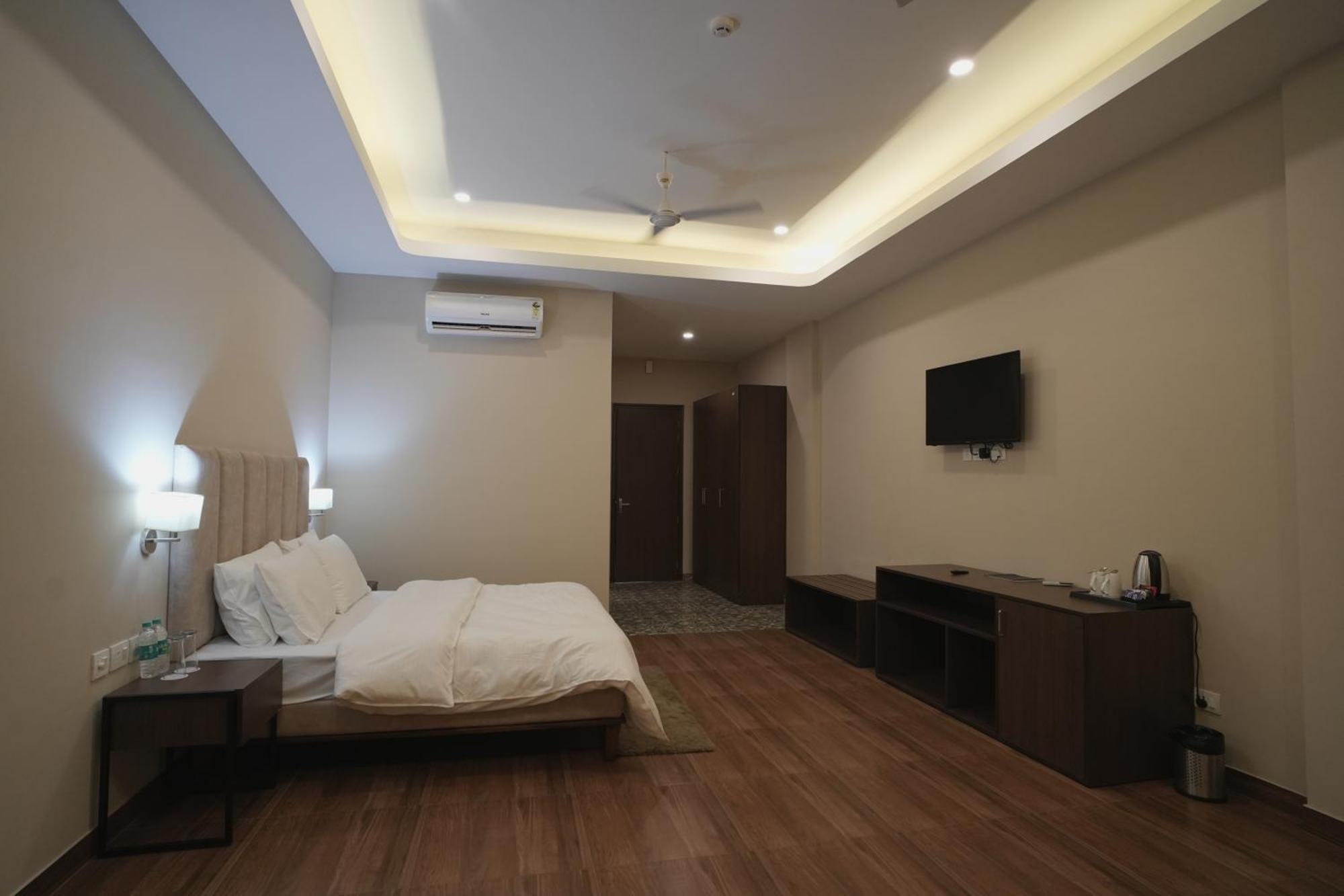 Tdi Club Retreat Sector-110 호텔 Mohali 외부 사진