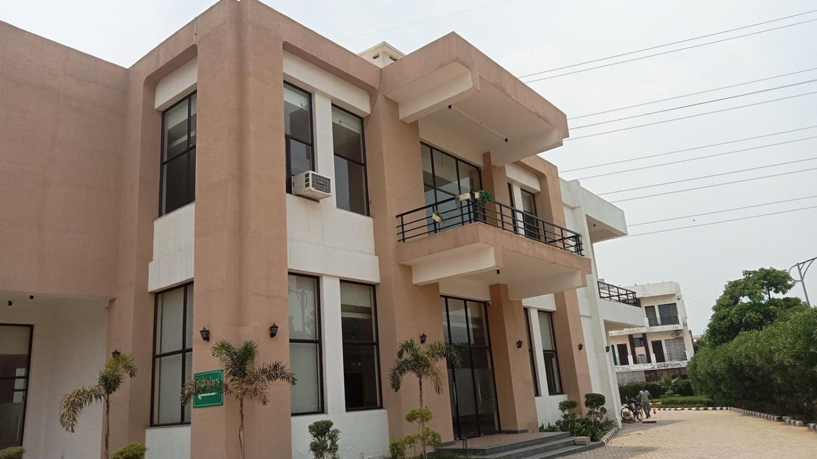Tdi Club Retreat Sector-110 호텔 Mohali 외부 사진